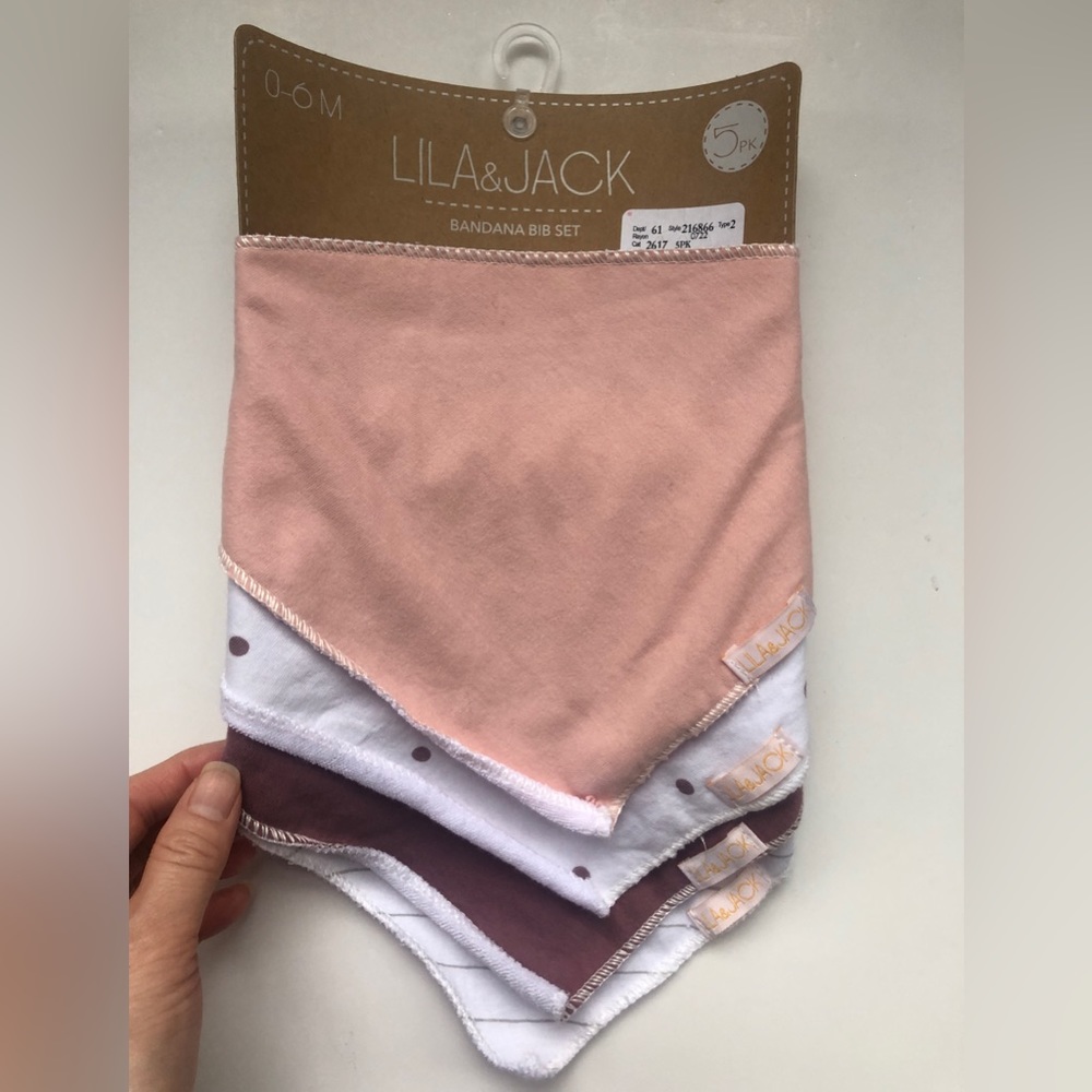 3/$20 - set of bibs (NWT)
